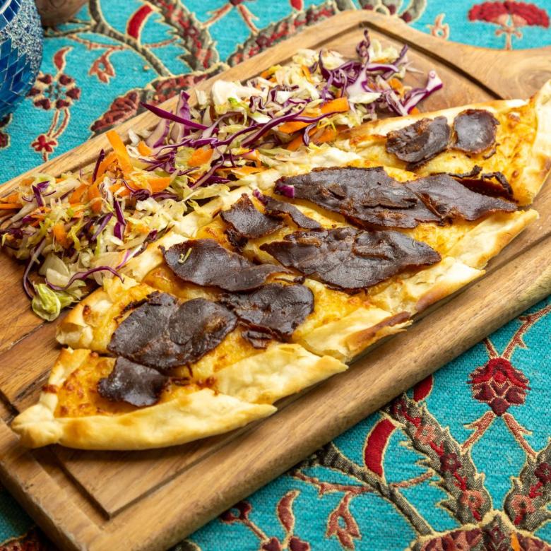 Pastrami Pide — Pastırmalı Pide