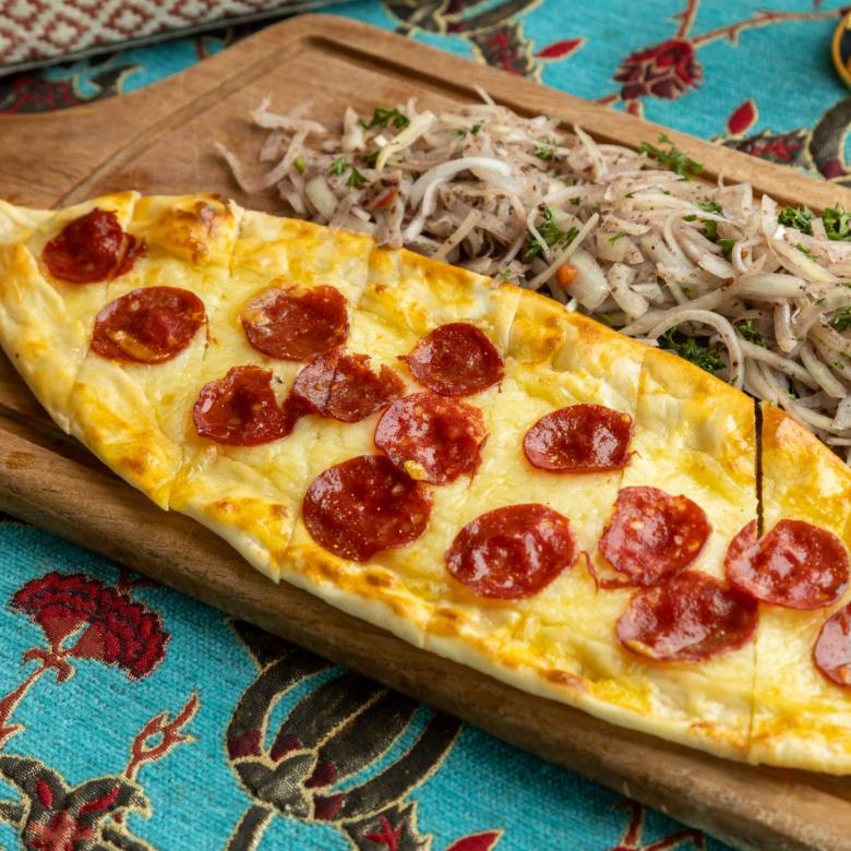 Sucuk Pide — Sucuklu Pide